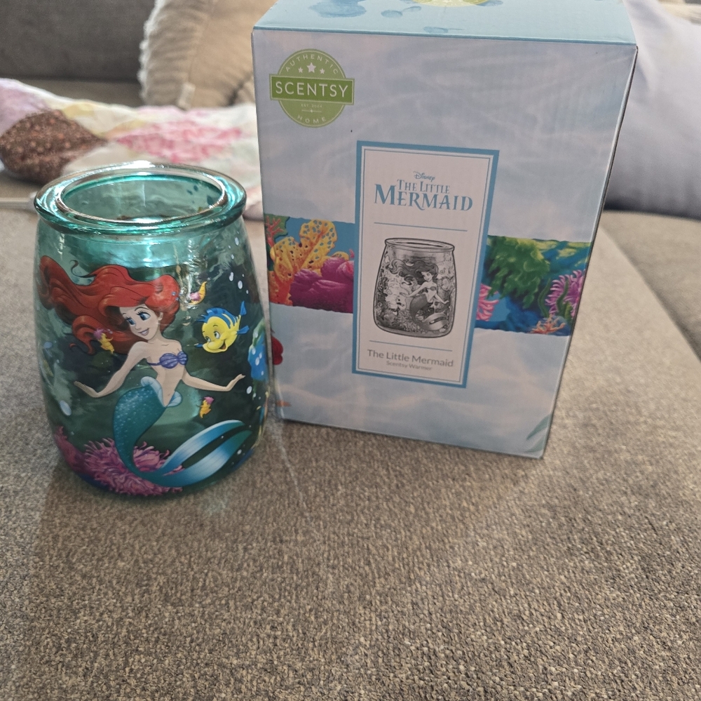 Scentsy The Little Mermaid Teal Glass Fragrance Warmer